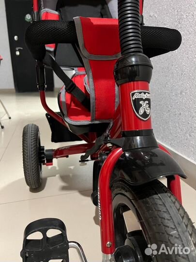 Трехколесный велосипед с родительской ручкой