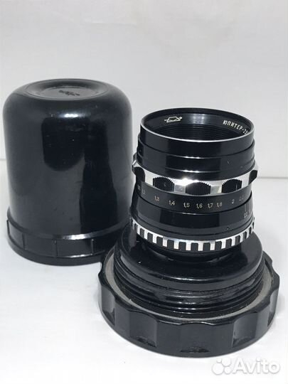 Пленочный фотоаппарат рабочие 35 мм с обективом