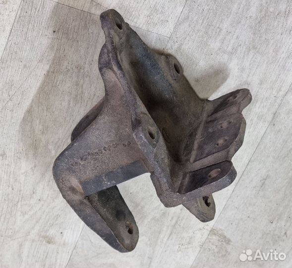 Кронштейн рессоры ЗИЛ 130 задней, задний новый