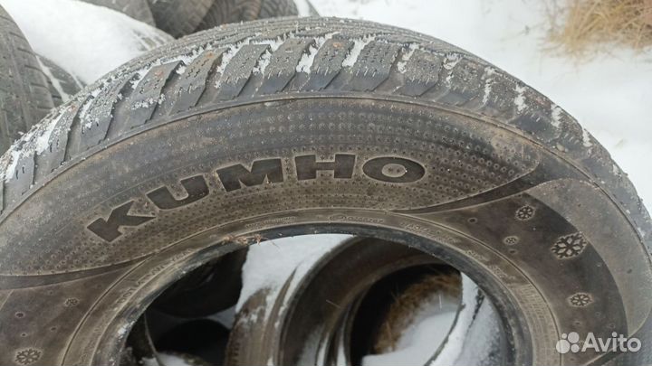 Kumho I'Zen RV Stud KC16 245/70 R16