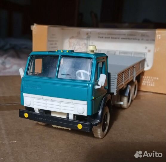 Камаз 5320 с белыми колесами 1 43