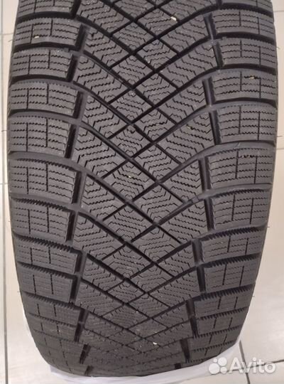 Pirelli Ice Zero 255/55 R19