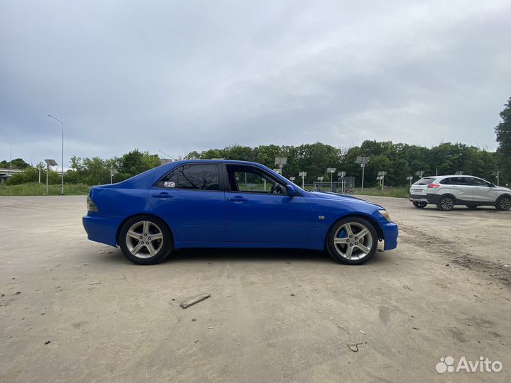 Toyota Altezza 2.0 AT, 2000, 330 000 км