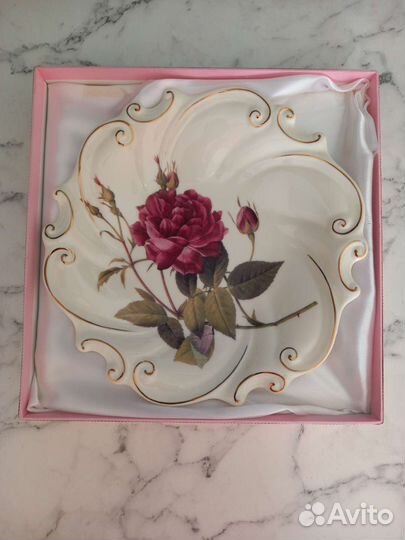 Блюдо фарфоровое