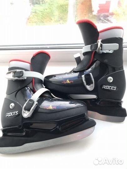 Коньки хокейные