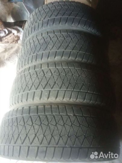 Bridgestone Blizzak DM-V2 225/60 R17