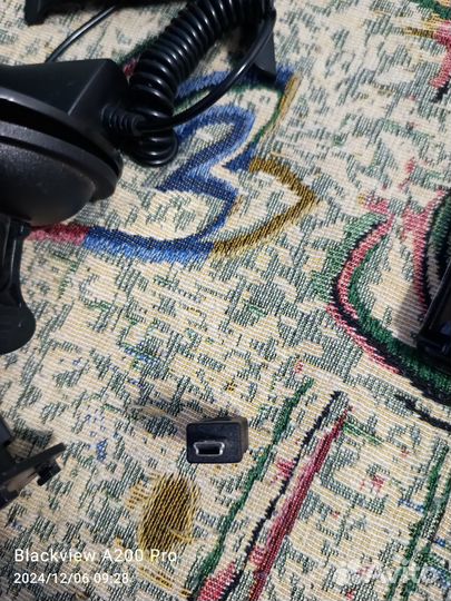 Продаю автомобильный навигатор и видеорегистратор