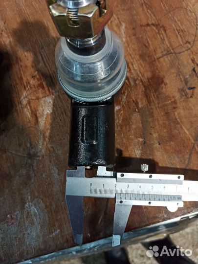 Наконечник рулевого гидроцилиндра гайка M24 shacma