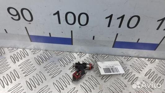 Форсунка бензиновая jeep grand cherokee WK2 (1BA05