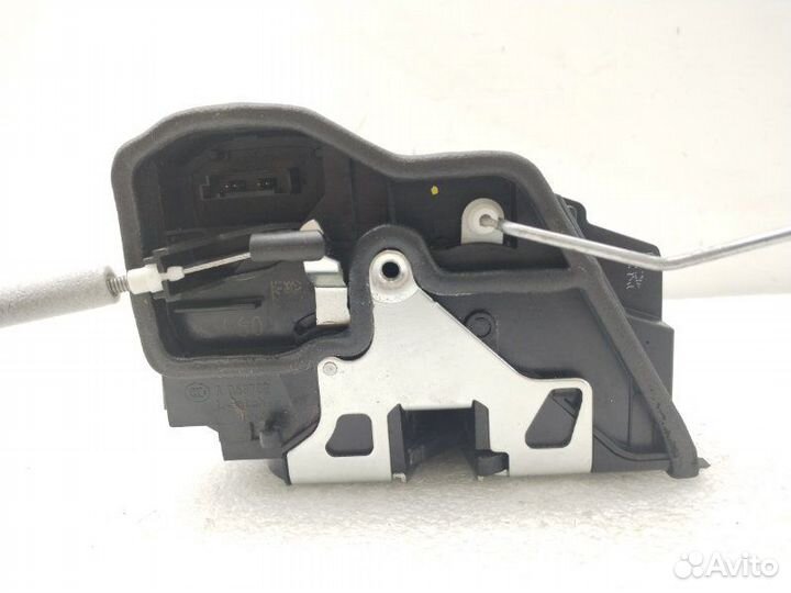 Замок двери задний правый Bmw 5-Series F10 2011