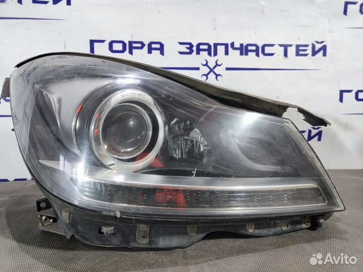 Фара правая Mercedes-Benz C-Klasse W204 2007-2015