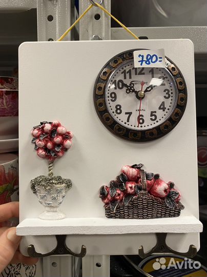 Часы ключница, крючки декоративные