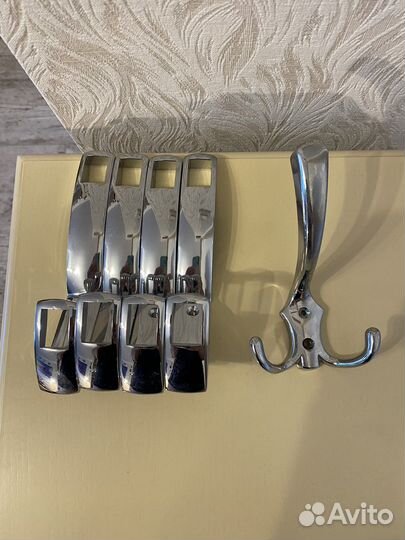 Крючок мебельный