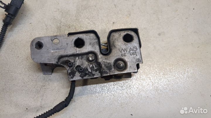 Замок капота Porsche Cayenne, 2012