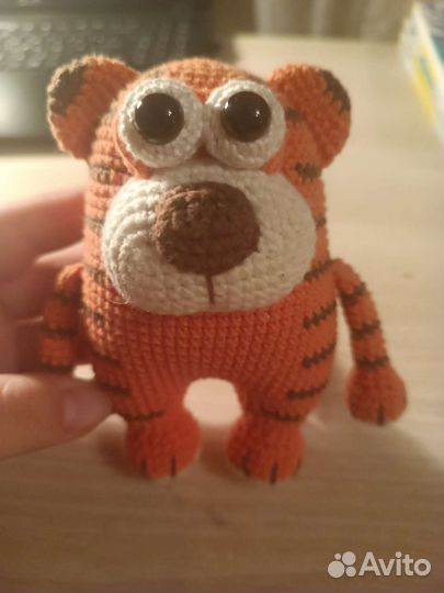 Вязаная игрушка тигр