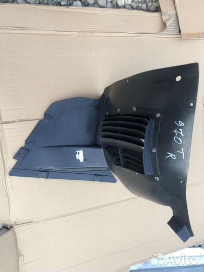 Подкрылок передний правый на порше панамера турбо