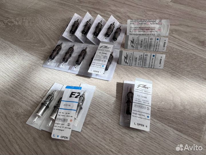 Оборудование для тату, татуировщик