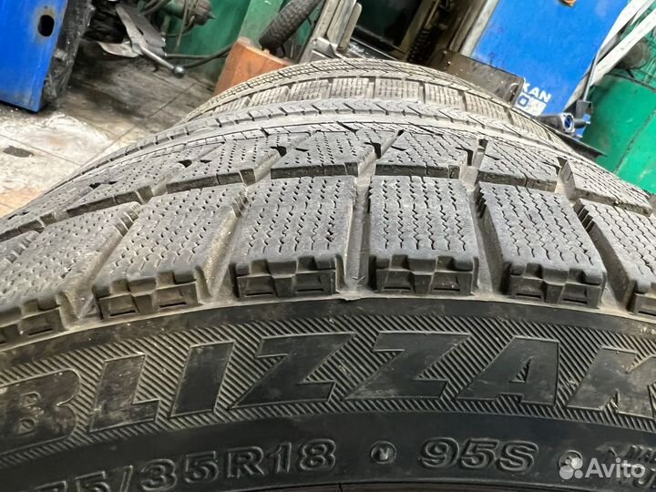 Bridgestone Blizzak VRX 275/35 R18 95S