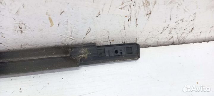 Молдинг стекла задний правый Pajero Sport2