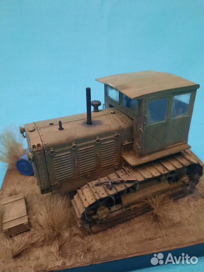 Модель трактора