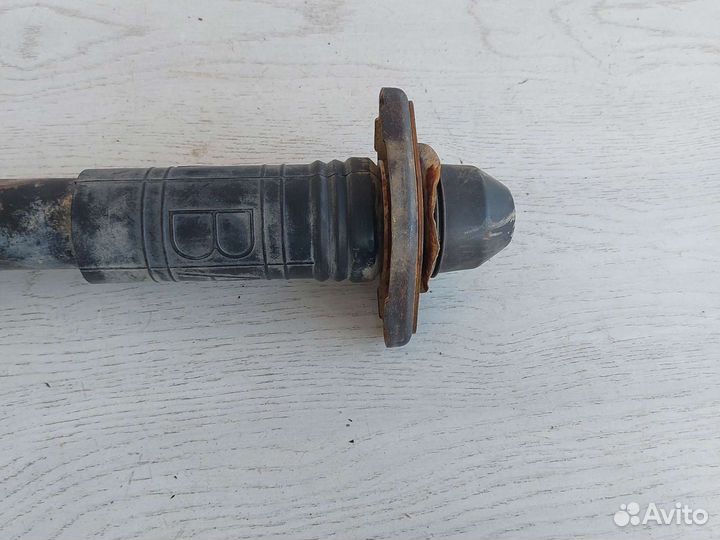 Nissan Teana j32 Амортизатор