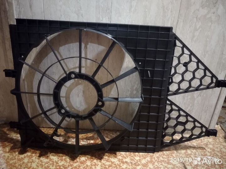 Диффузор радиатора WV Polo