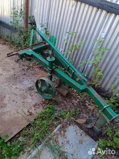 Плуг 3х корпусный