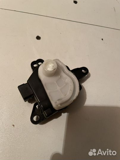 Сервопривод заслонки печки Kia Sportage 3