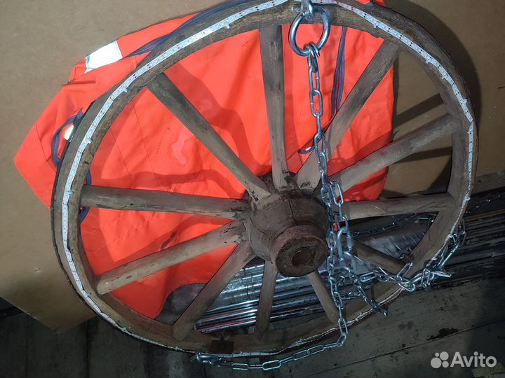 Люстра Колёса от телеги. Старинные, деревянные