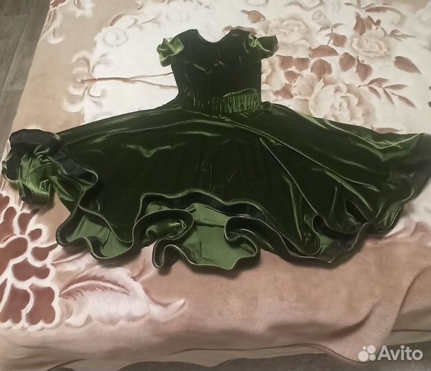 Продам рейтинговое платье для девочки размер 40
