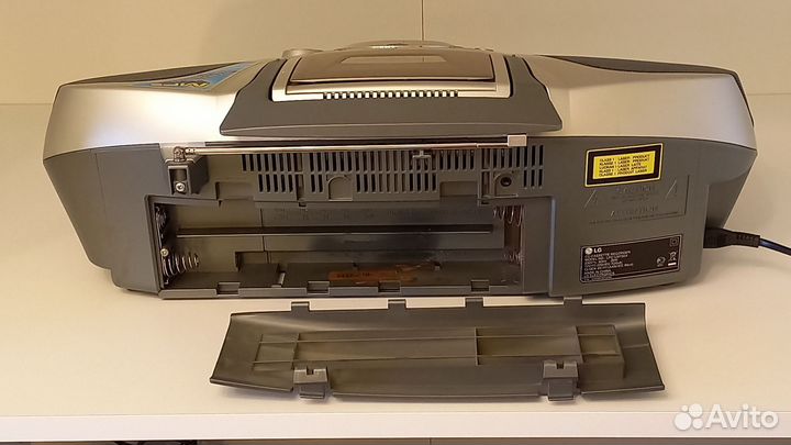 Магнитофон LG CD/MP3 FM+укв