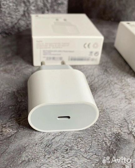 Зарядка блок для iPhone 20W Type-C - Lightning