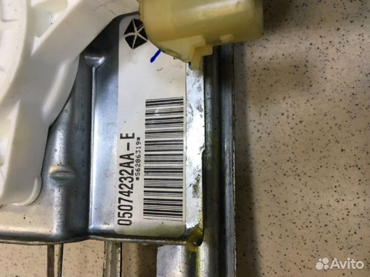 Стеклоподъемник задний правый Dodge Caliber EBA