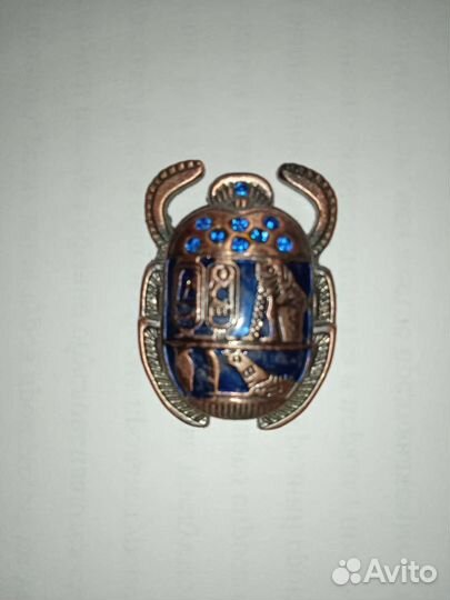 Скарабей магнит