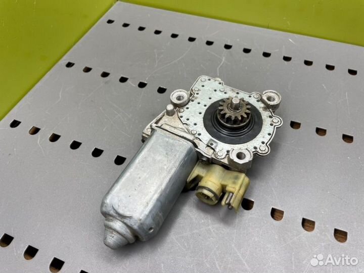 Моторчик эсп передний правый Mercedes-Benz S-Class