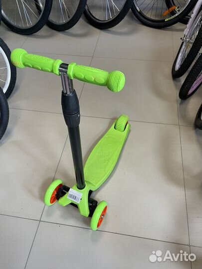 Самокат детский трехколесный
