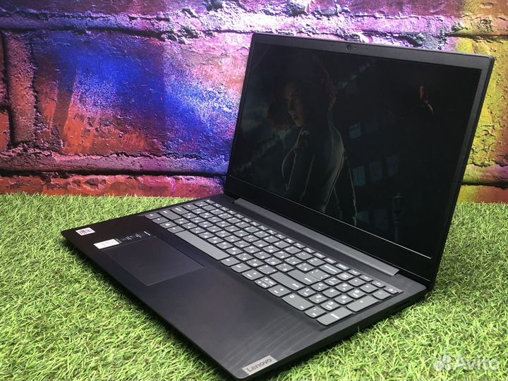 Lenovo IdeaPad S145 intel core\SSD 512\8 Ram