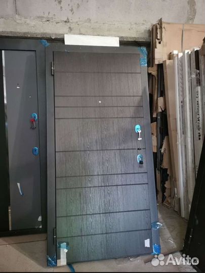 Дверь входная железная