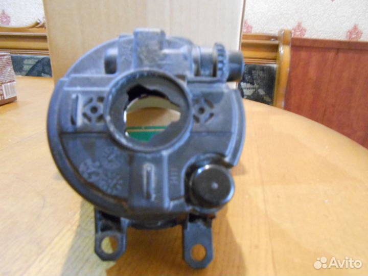 Противотуманная фара передняя toyota