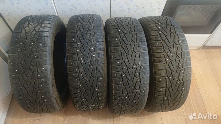 Nokian Tyres Hakkapeliitta 7 215/65 R16 102T