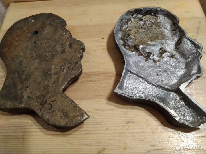 Барельеф сталин