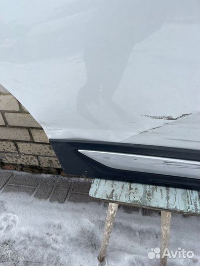 Мицубиси outlander дверь