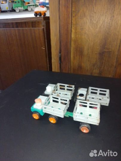 Трактора. Детские игрушки