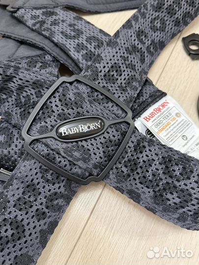 Эргорюкзак babybjorn mini leopard