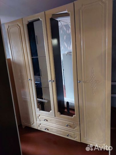 Спальный гарнитур