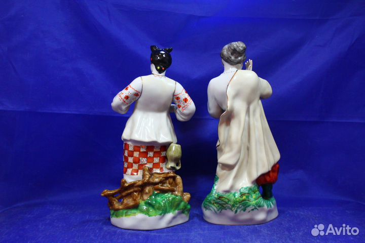 Фарфоровые статуэтки Карась и Одарка Киев отличное