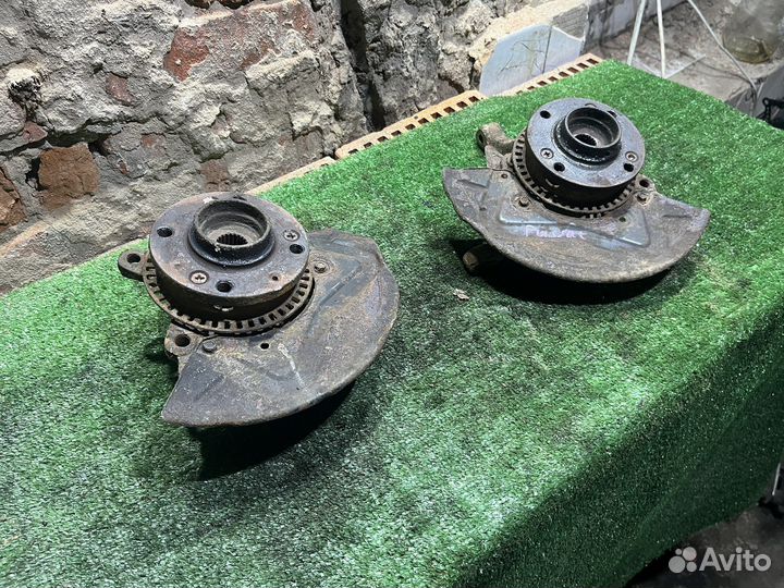 Кулак поворотный VW Passat B3/B4