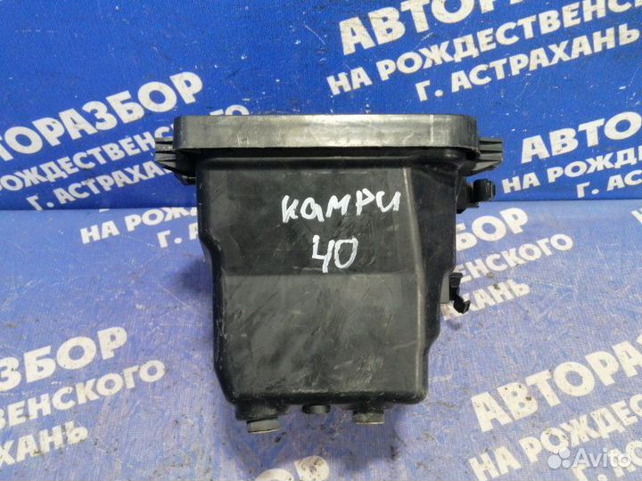 Крышка корпуса воздушного фильтра Toyota Camry 40