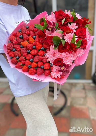 Букет и клубника в шоколаде съедобные букеты