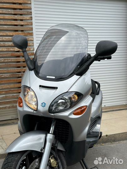 Piaggio X9